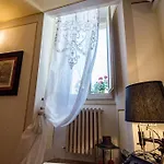 Appartmento In Via San Rufino Apartamento *