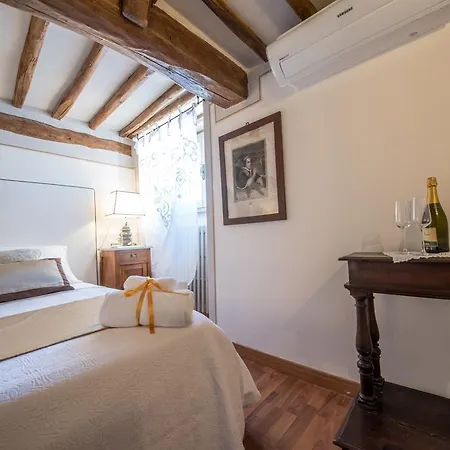 Appartmento In Via San Rufino * Ассизи